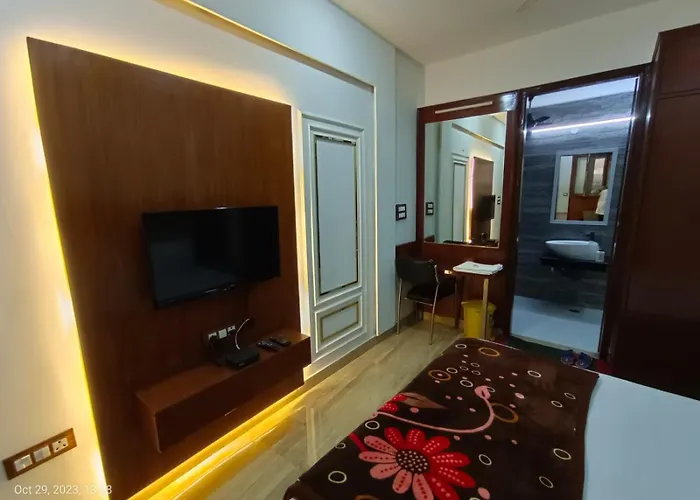 Double Room Private Bathroom
